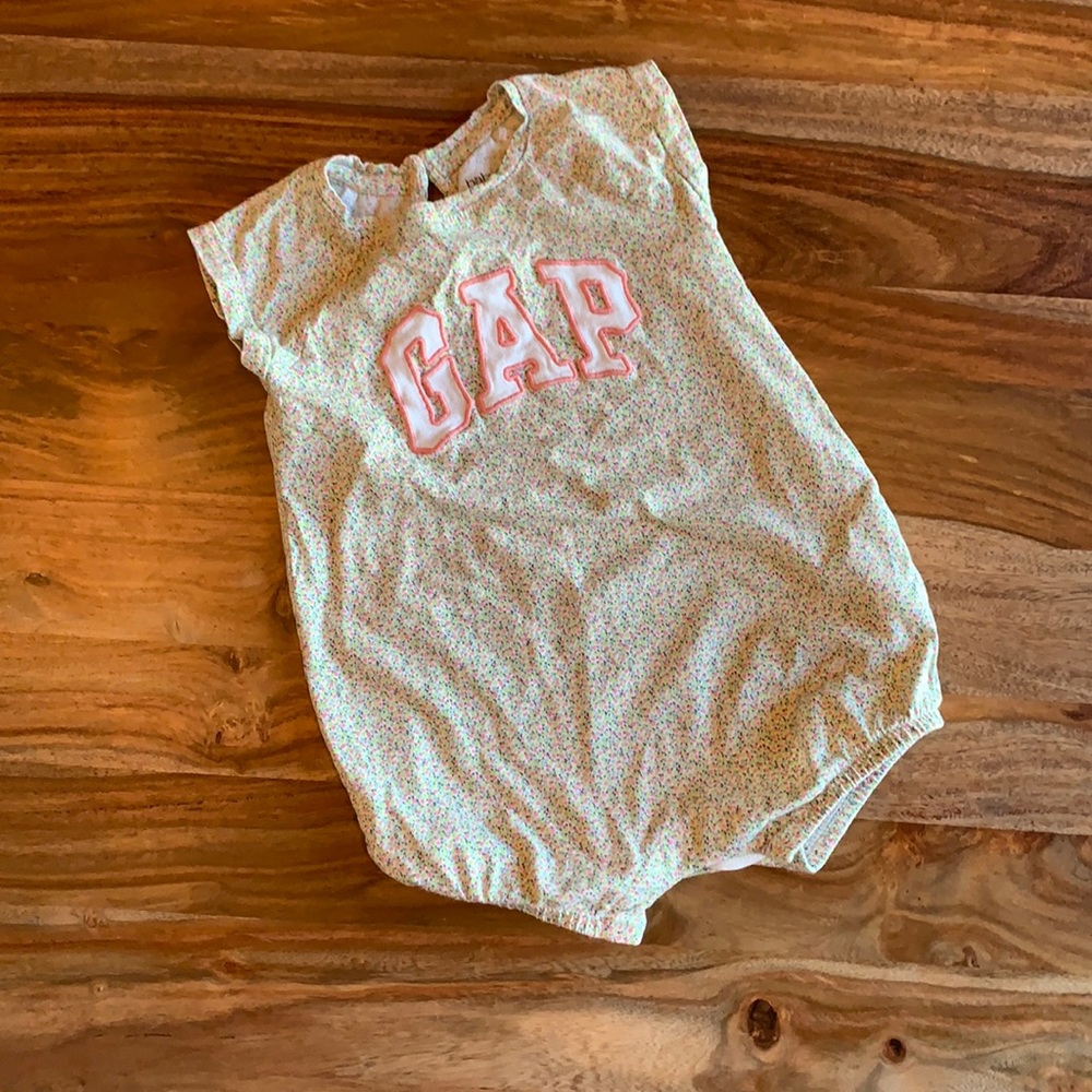 Baby Gap Summer Romper size 6-12 Months